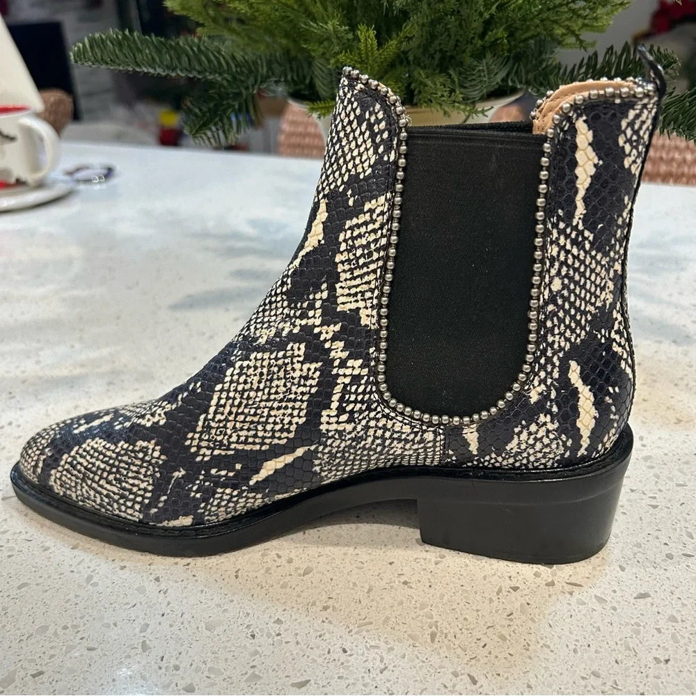 COACH Women's Bowery Snakeskin Beadchain Chelsea Booties 8M‎